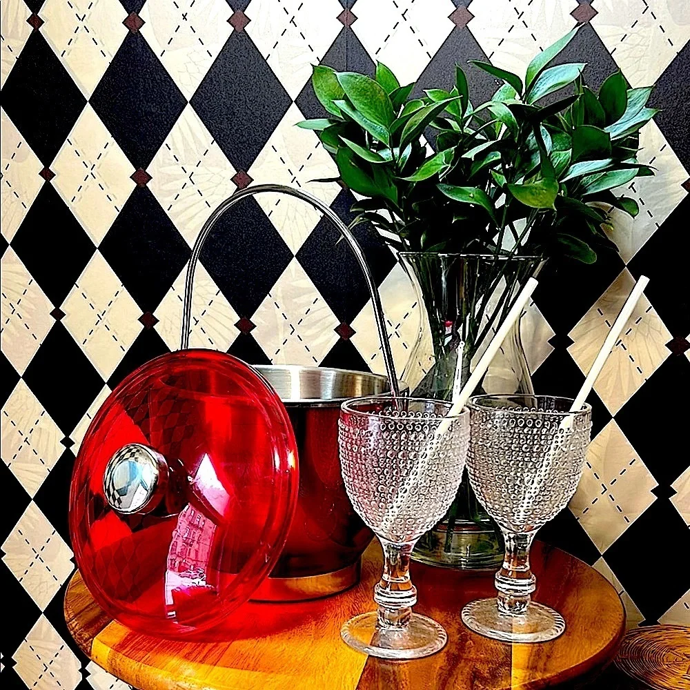 Mid-Century Red Acrylic & Stainless Steel Ice Bucket – Bold Retro Barware - Picture 12 of 14